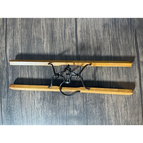 Vintage Wooden The Setwell Self Opening Swing Hook Down Hanger Made in USA - Picture 4 of 7